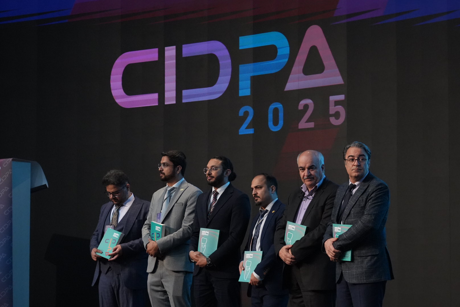 گزارش تصویری آیین افتتاحیه 32 امین کنگره علمی جامعه دندان سازان ایران