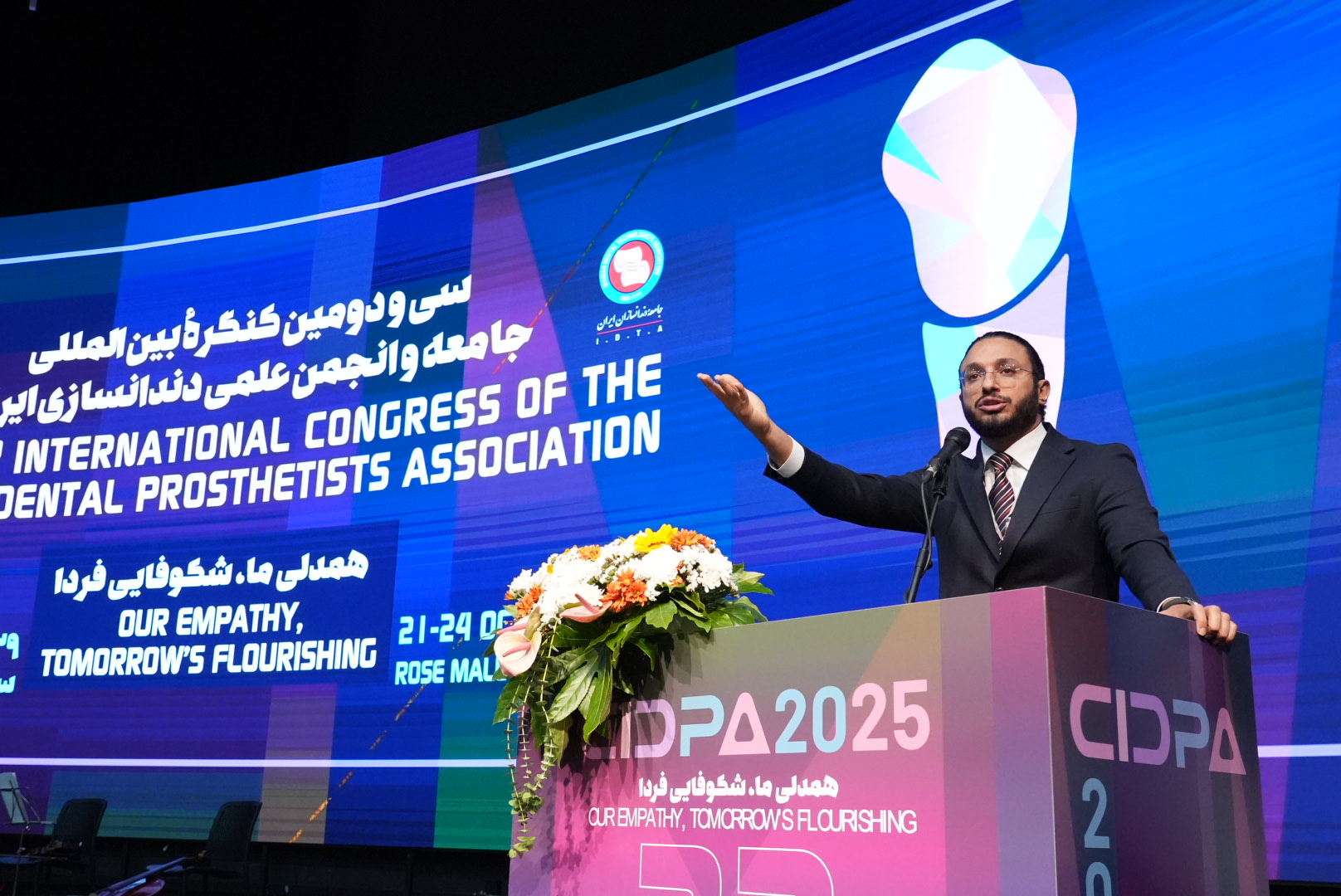 گزارش تصویری آیین افتتاحیه 32 امین کنگره علمی جامعه دندان سازان ایران