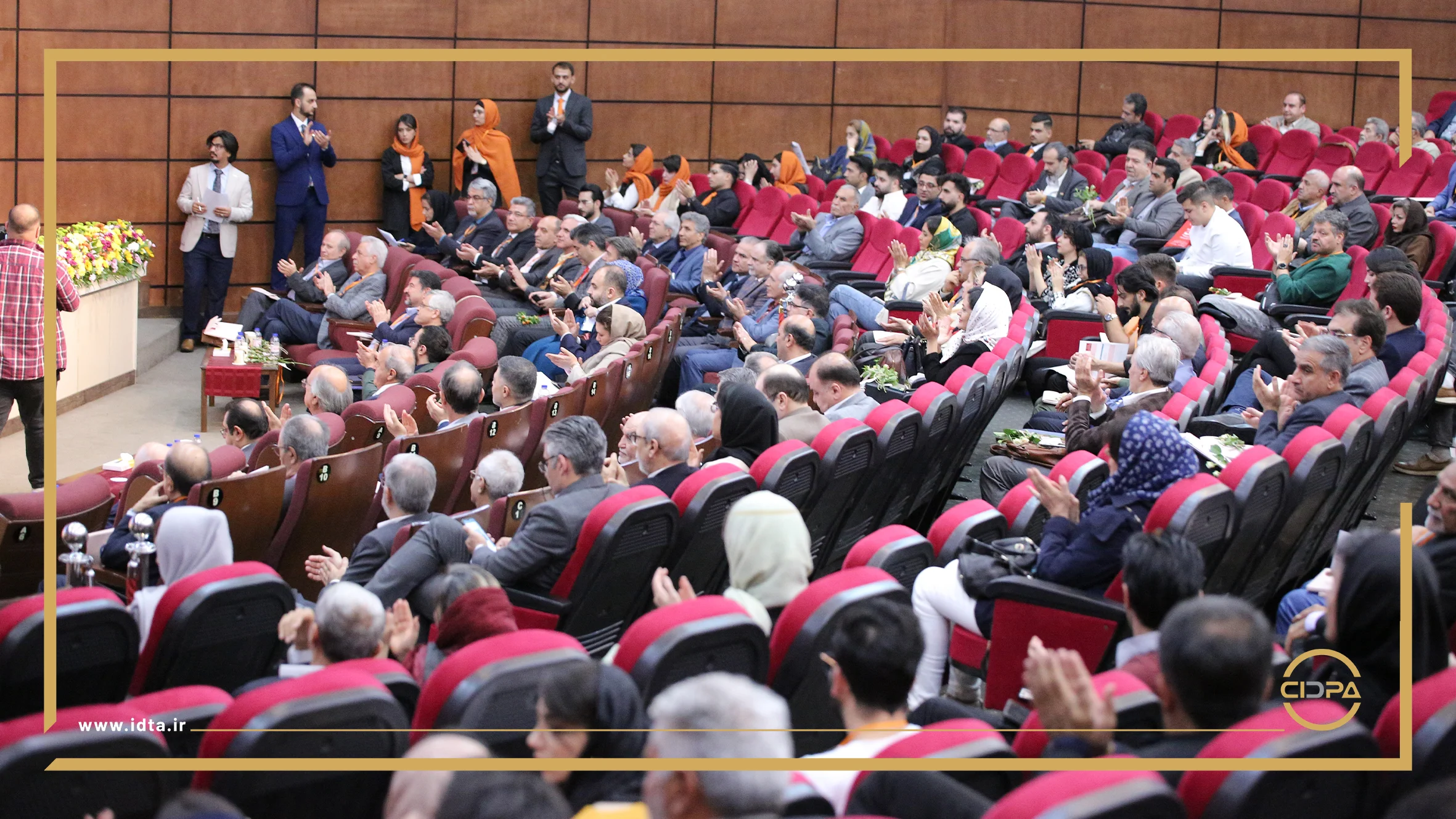 گزارش تصویری آیین افتتاحیه 31 امین کنگره علمی جامعه دندان سازان ایران