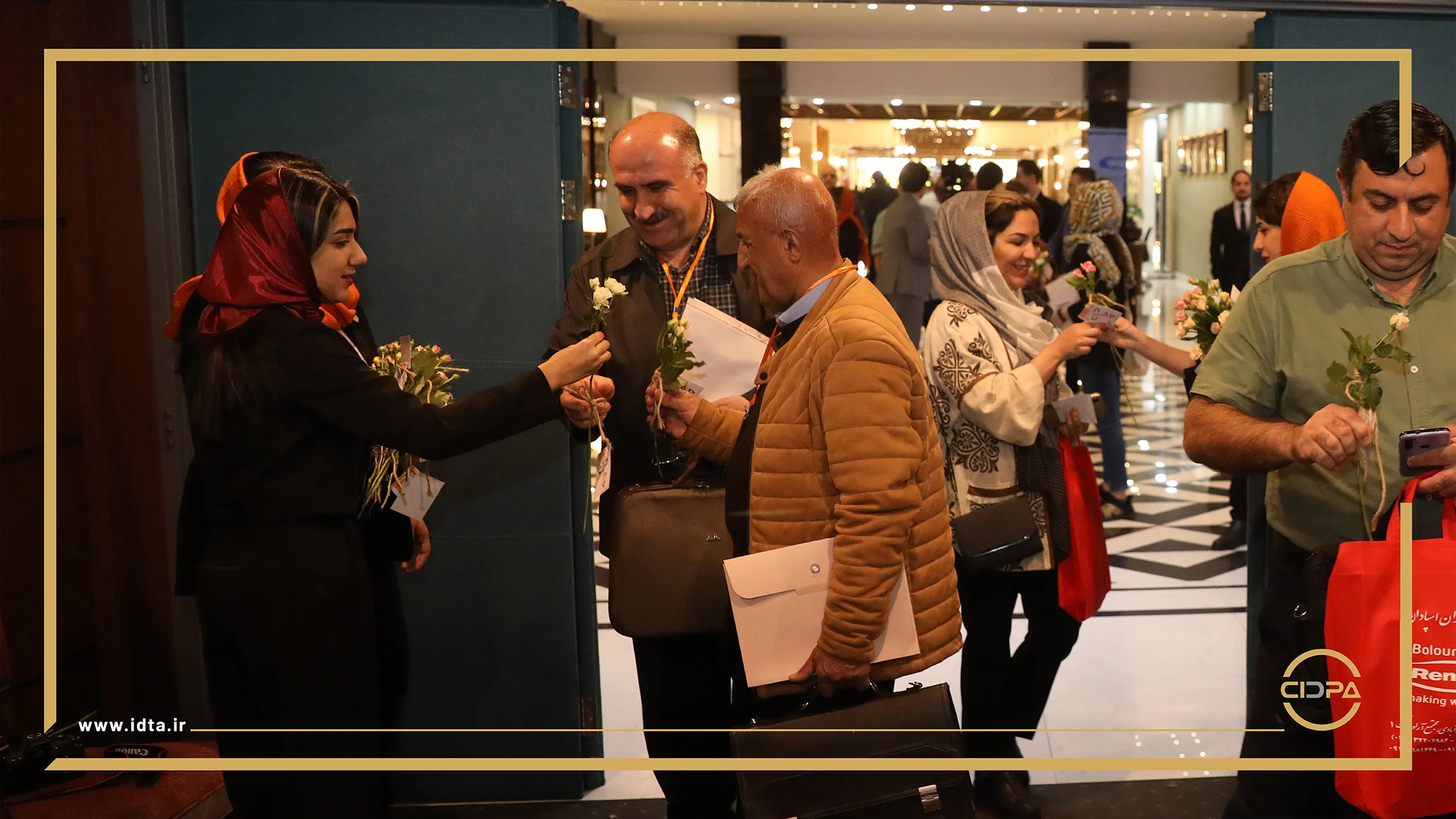 گزارش تصویری آیین افتتاحیه 31 امین کنگره علمی جامعه دندان سازان ایران