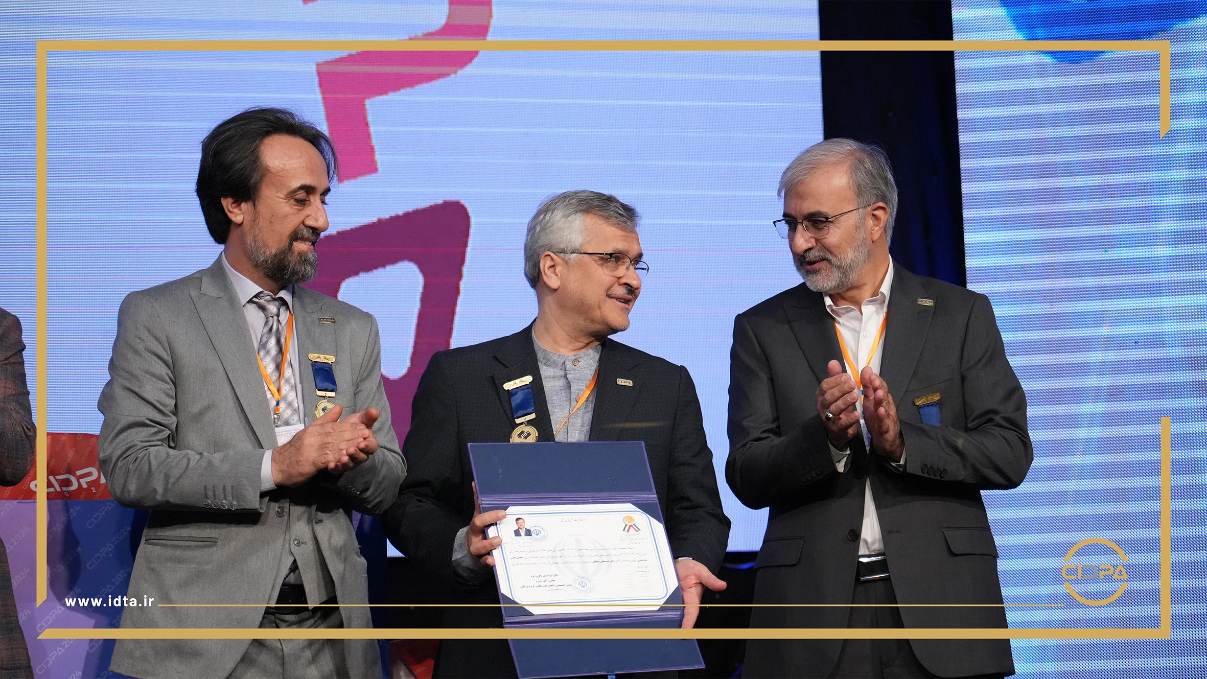 گزارش تصویری آیین افتتاحیه 31 امین کنگره علمی جامعه دندان سازان ایران