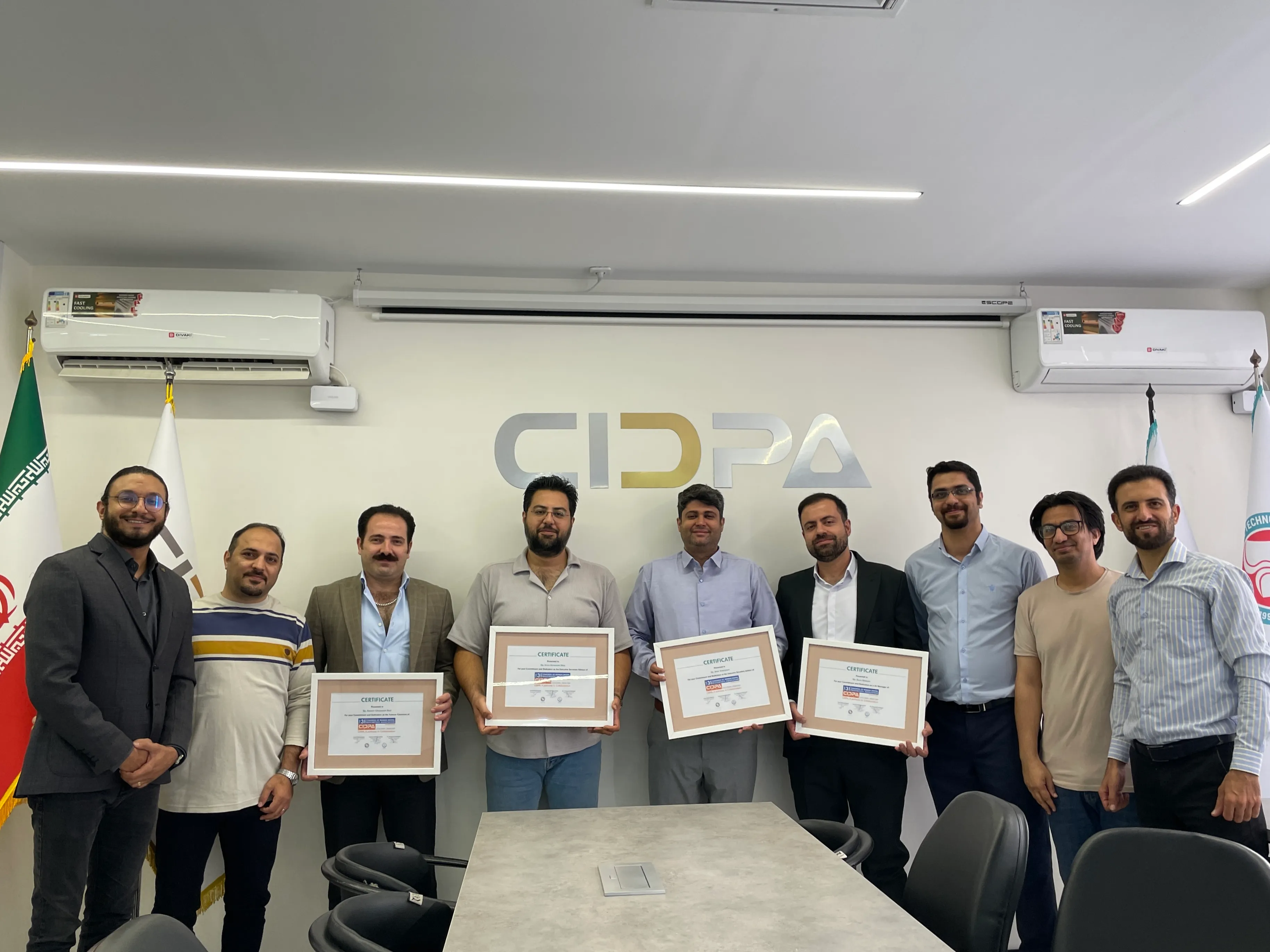 تقدیر از برگزیدگان جشنواره هنری کنگره سیدپا ۲۰۲۴ و تجلیل از تیم اجرایی نشست‌های صنفی