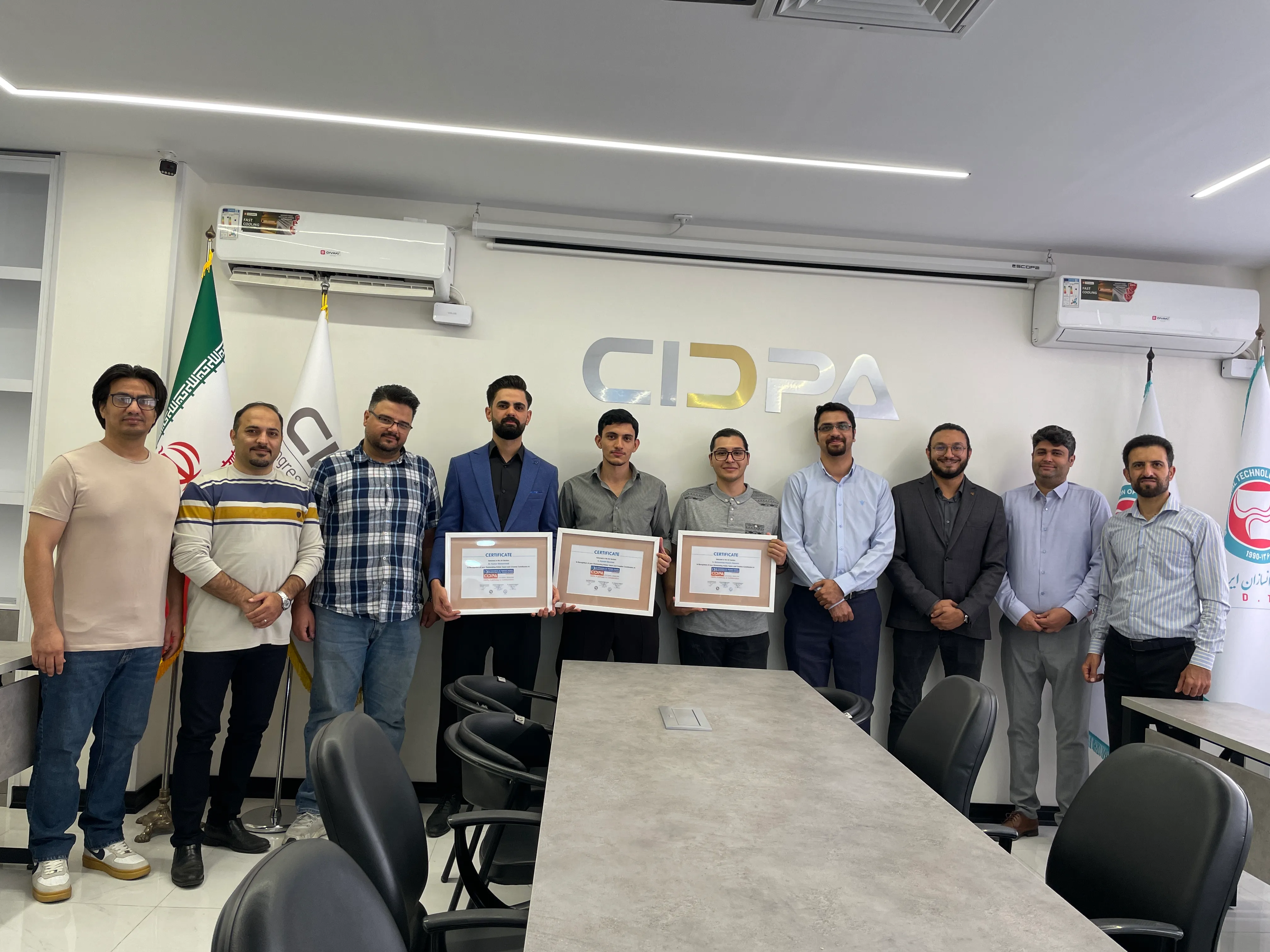 تقدیر از برگزیدگان جشنواره هنری کنگره سیدپا ۲۰۲۴ و تجلیل از تیم اجرایی نشست‌های صنفی